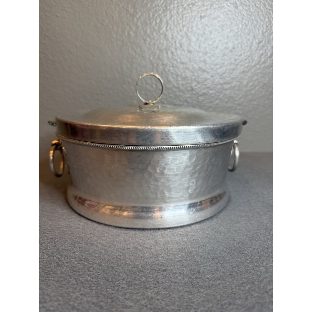 Pyrex 1940 vintage‎ T.M. REG Casserole Hammered Aluminum Server Pyrex Insert/Lid